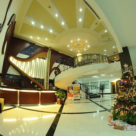 Hotel Swarna Dwipa ปาเลมบัง ภายนอก รูปภาพ