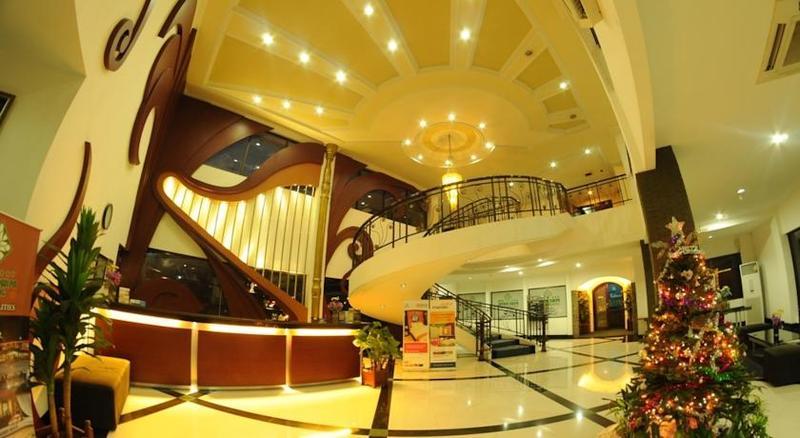 Hotel Swarna Dwipa ปาเลมบัง ภายนอก รูปภาพ