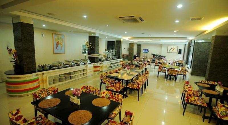 Hotel Swarna Dwipa ปาเลมบัง ภายนอก รูปภาพ