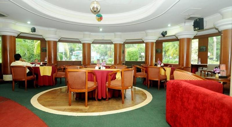 Hotel Swarna Dwipa ปาเลมบัง ภายนอก รูปภาพ