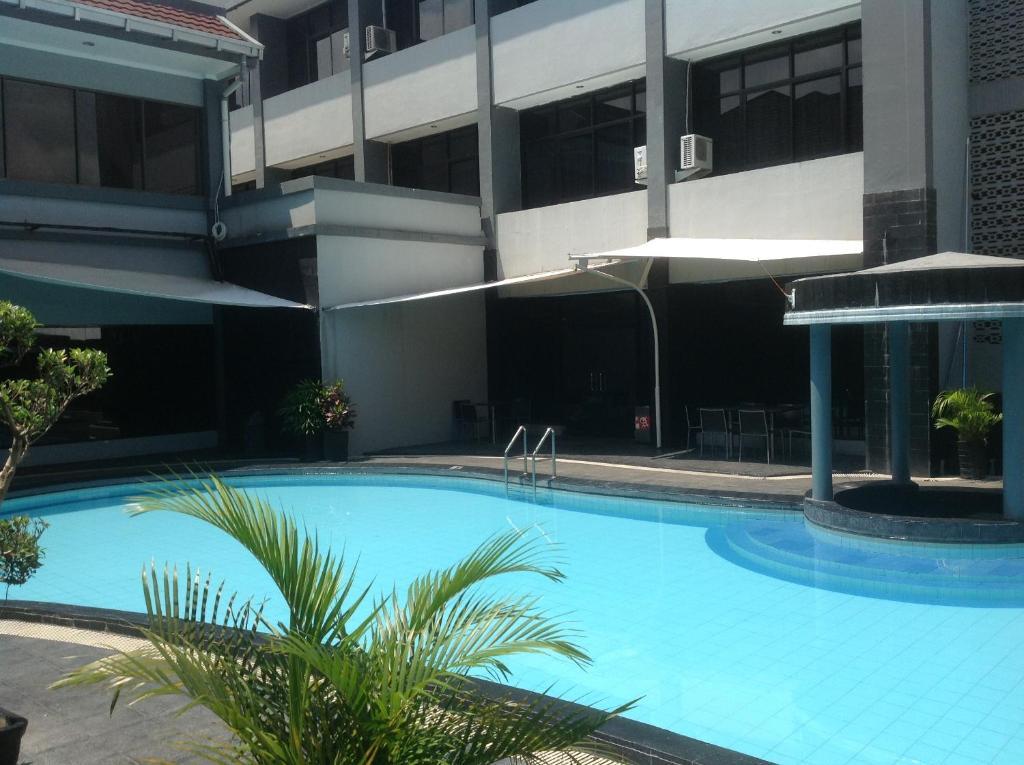 Hotel Swarna Dwipa ปาเลมบัง ภายนอก รูปภาพ