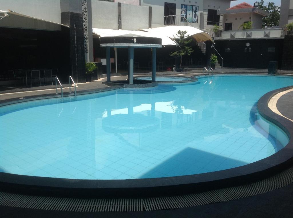 Hotel Swarna Dwipa ปาเลมบัง ภายนอก รูปภาพ